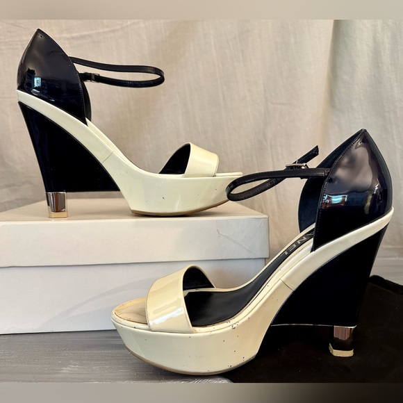 COPY - COPY - COPY - Authentic White/Dark Blue Platform Chanel Sandals Heels , … - Picture 1 of 10